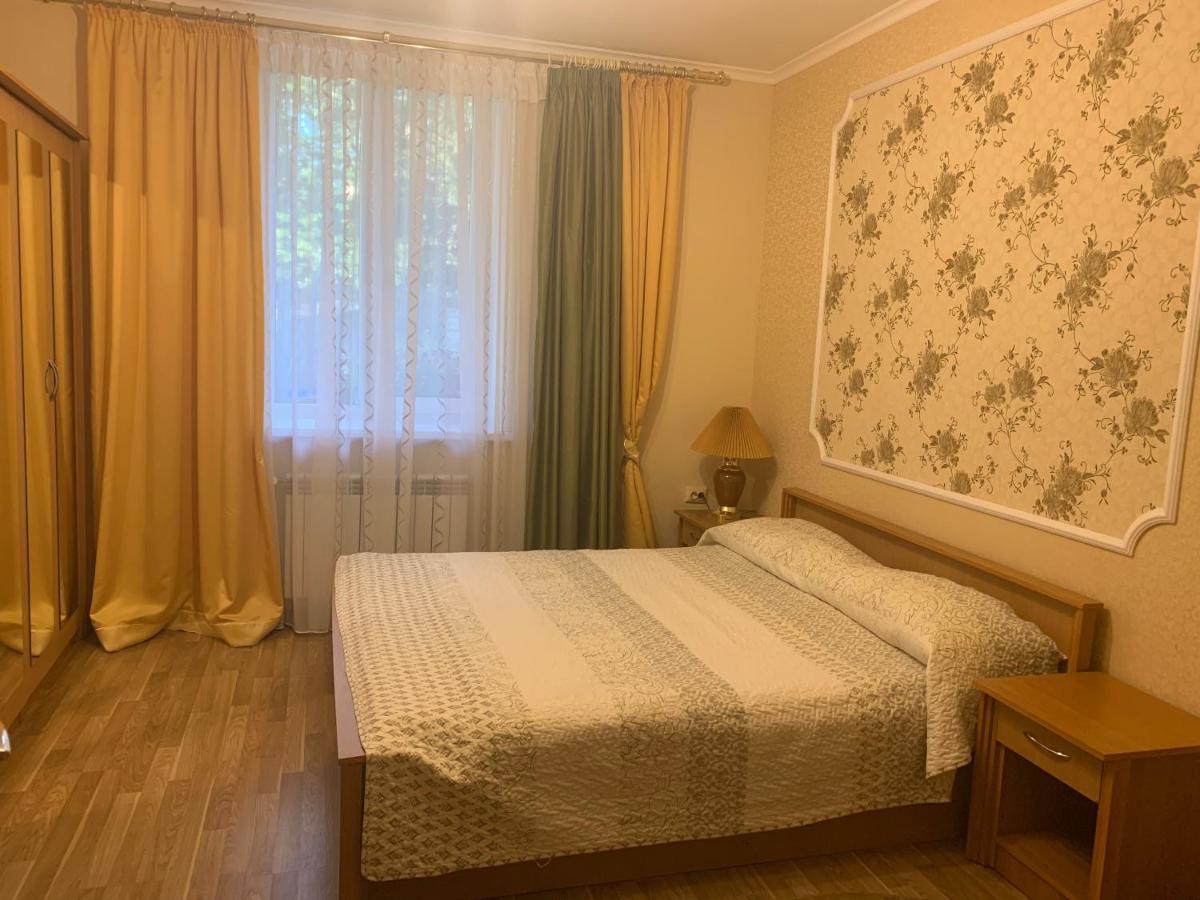 Villa Celebrity Kam'janec'-Podil's'kyj Esterno foto